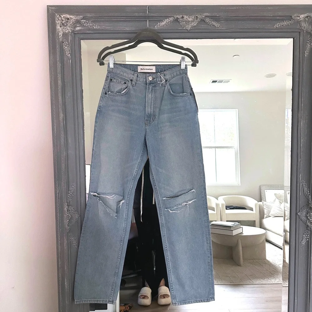 NWT Reformation Dawson Relaxed Jean Skye Destroyed Light Wash Denim Jeans 25
